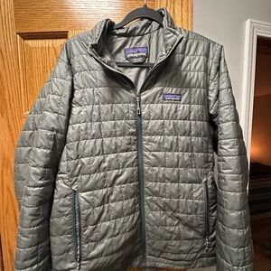 Patagonia Men's Grey Quilted Jacket
